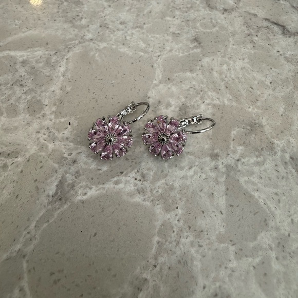 Pink daisy silver pierced earrings - Picture 5 of 5